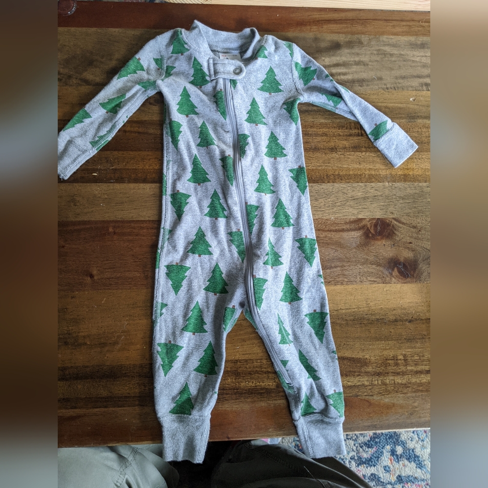 Hanna Andersson trees pajamas 6-12 m